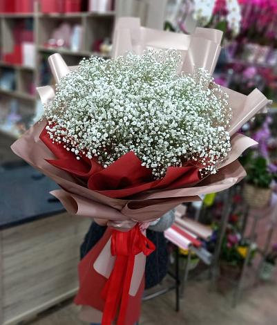 Букет цветов из: Гипсофила в Рождественском