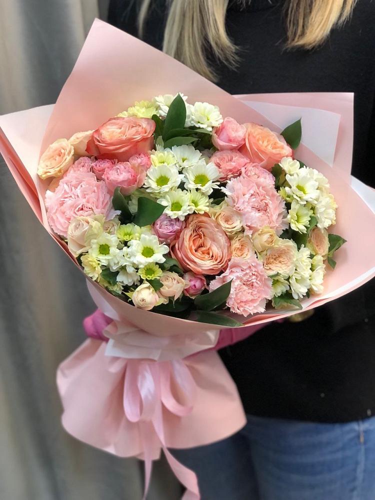 Букет цветов из: Гвоздики, Розы и Хризантемы в Рождественском