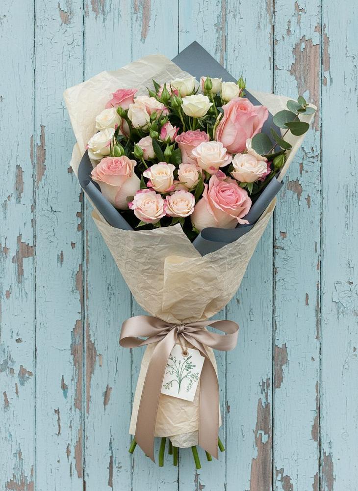 Букет цветов из: Розы в Рождественском