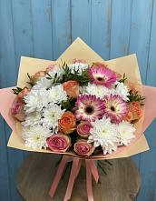 Букет цветов из:  Розы, Герберы и Хризантемы #REPLACE_PRED# Рождественском