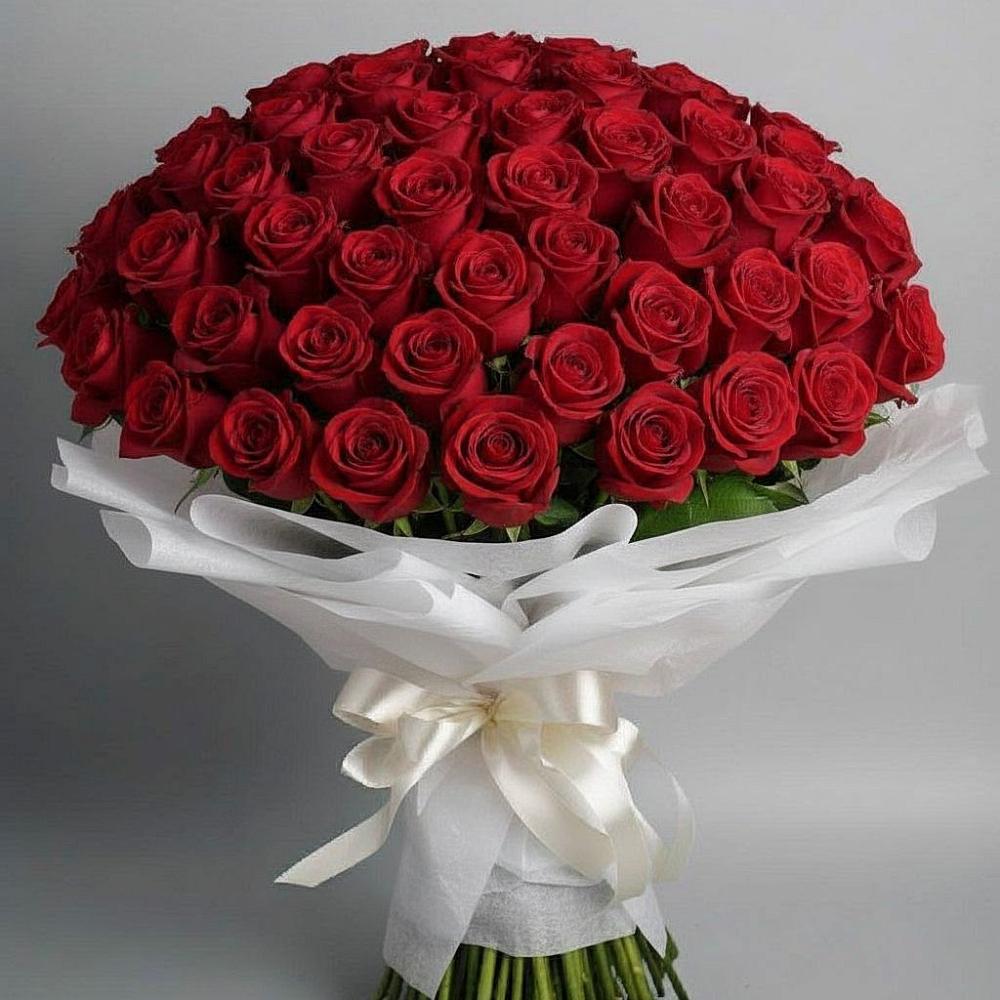 Букет 101 Красная роза Блэк Мэджик в Рождественском