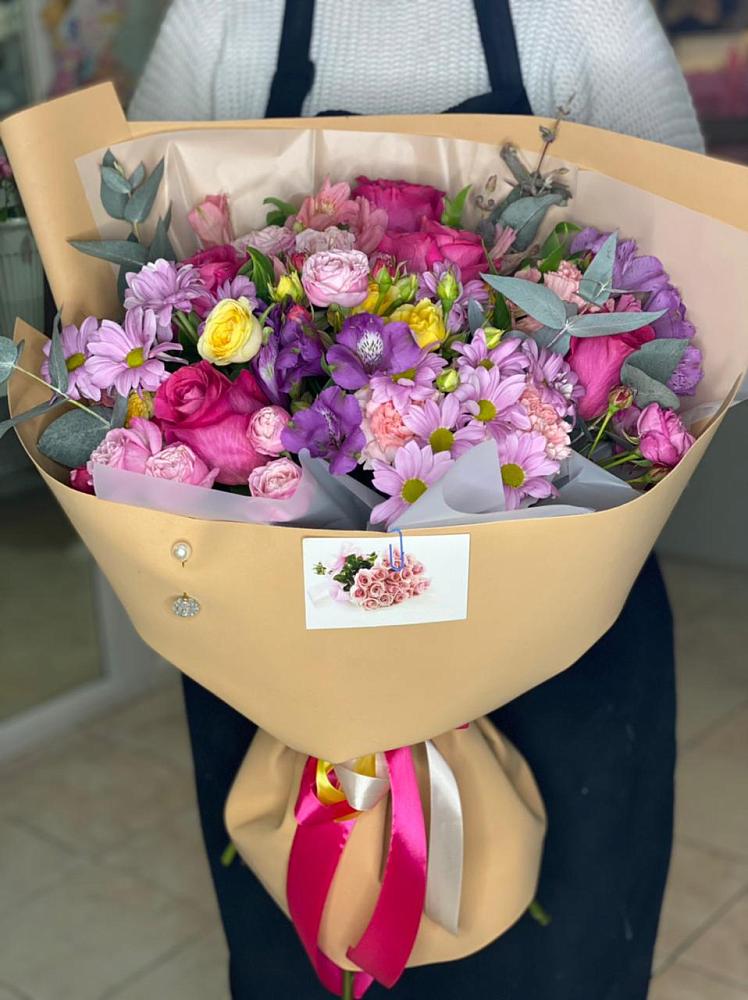 Букет цветов из: Хризантемы, Гвоздики и Альстромерии в Рождественском