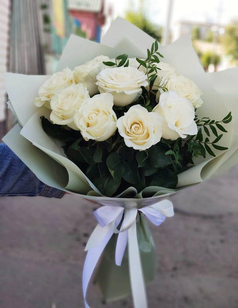 Букет Белые розы Проуд в Рождественском