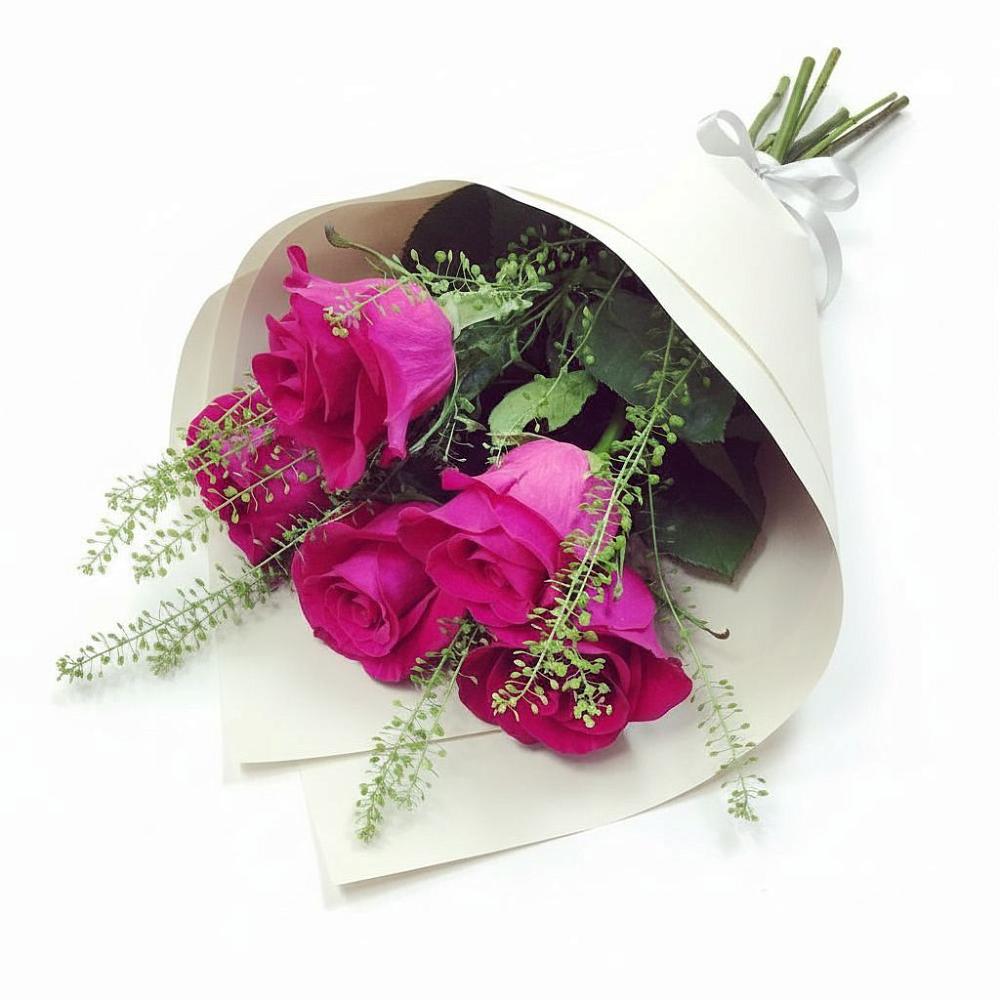 Букет цветов из: Розы в Рождественском