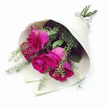 Букет цветов из:  Розы #REPLACE_PRED# Рождественском