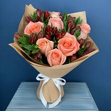 Букет цветов из:  Розы и Альстромерии в Рождественском