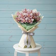 Букет цветов из:  Орхидеи и Розы в Рождественском