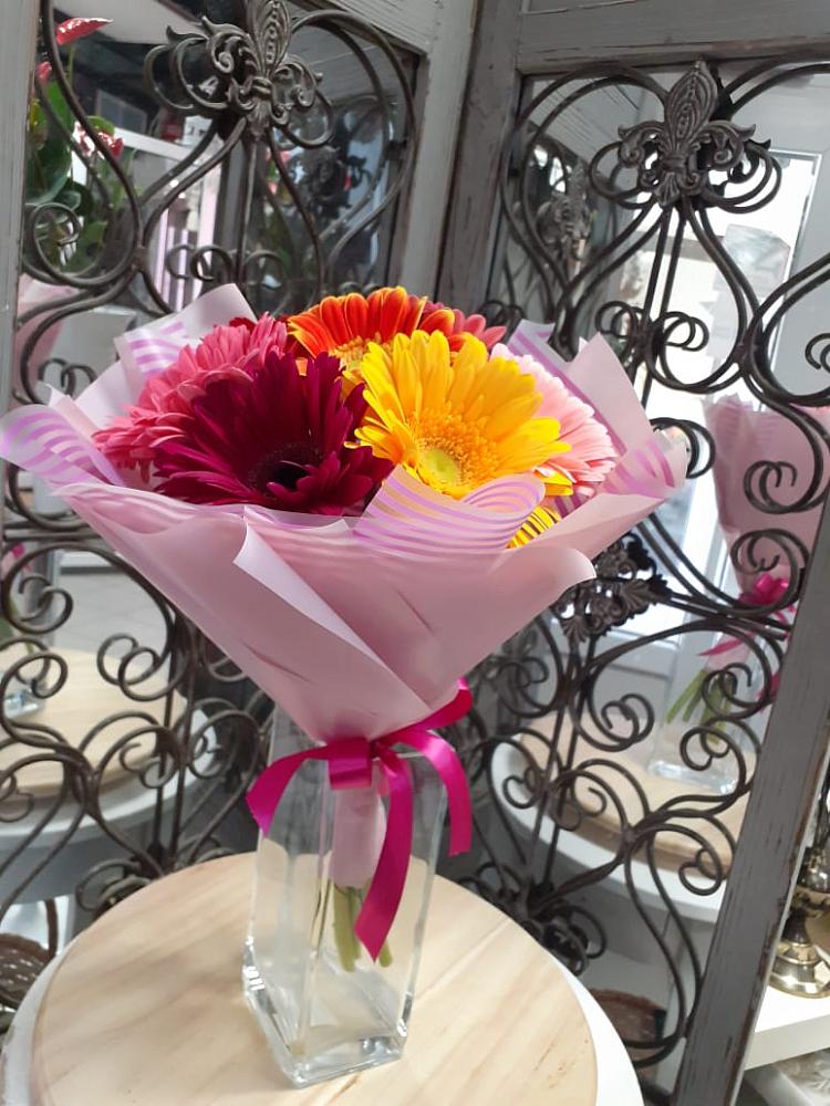 Букет цветов из: Герберы в Рождественском