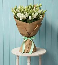 Букет цветов из:  Лизиантусы в Рождественском