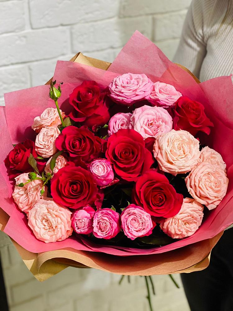 Букет цветов из: Розы в Рождественском