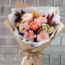 Букет цветов из:  Гвоздики, Хризантемы и Розы #REPLACE_PRED# Рождественском