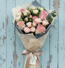 Букет цветов из:  Розы в Рождественском
