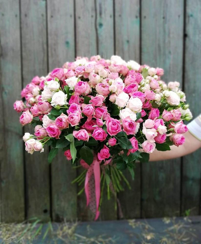 Букет Розовые кустовые розы Натали и Лав Лидия в Рождественском