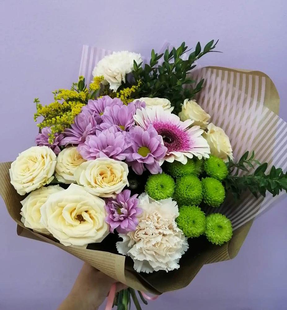 Букет цветов из: Хризантемы, Розы, Гвоздики и Герберы в Рождественском