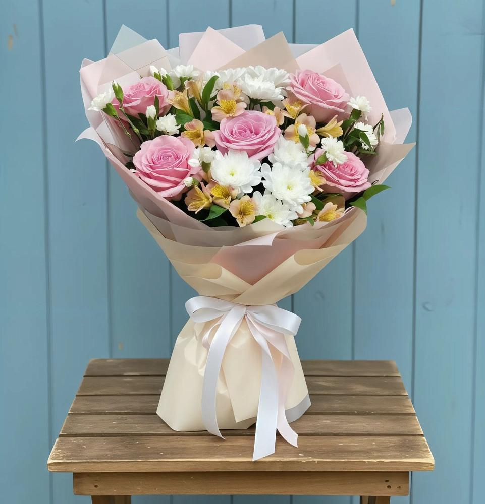 Букет цветов из: Гвоздики, Орхидеи и Розы в Рождественском