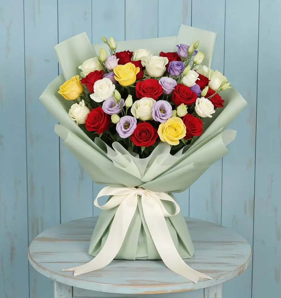 Букет цветов из: Розы в Рождественском