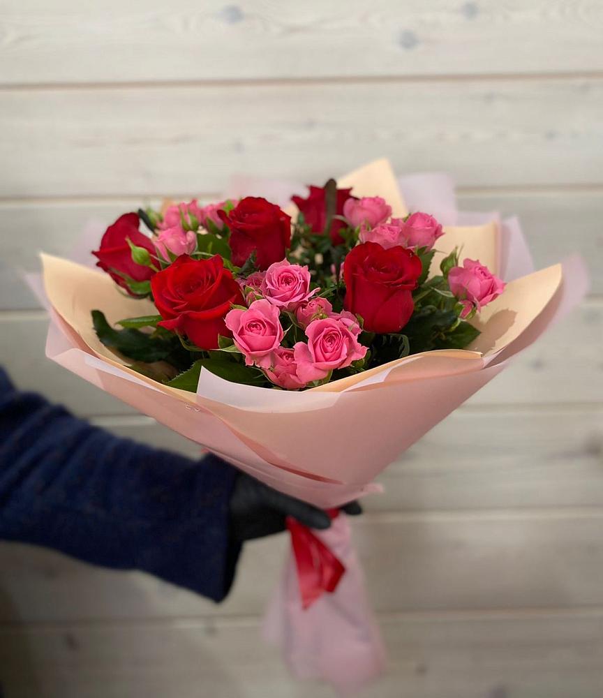 Букет цветов из: Розы в Рождественском
