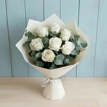 Букет Белые розы в Эвкалипте в Рождественском