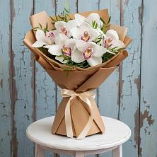 Букет цветов из:  Орхидеи и Розы в Рождественском
